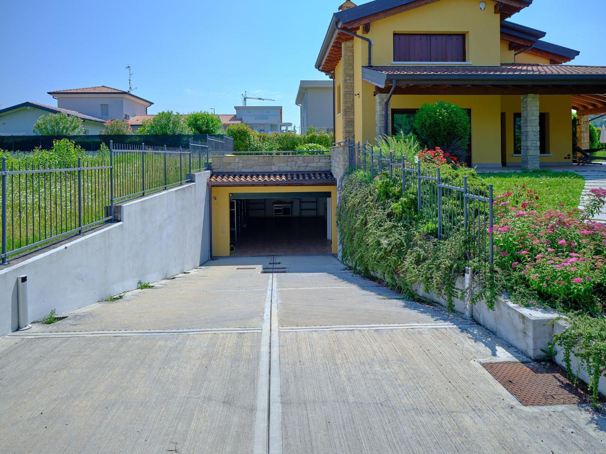 Villasgarda - Villa Leone Salionze Exterior photo